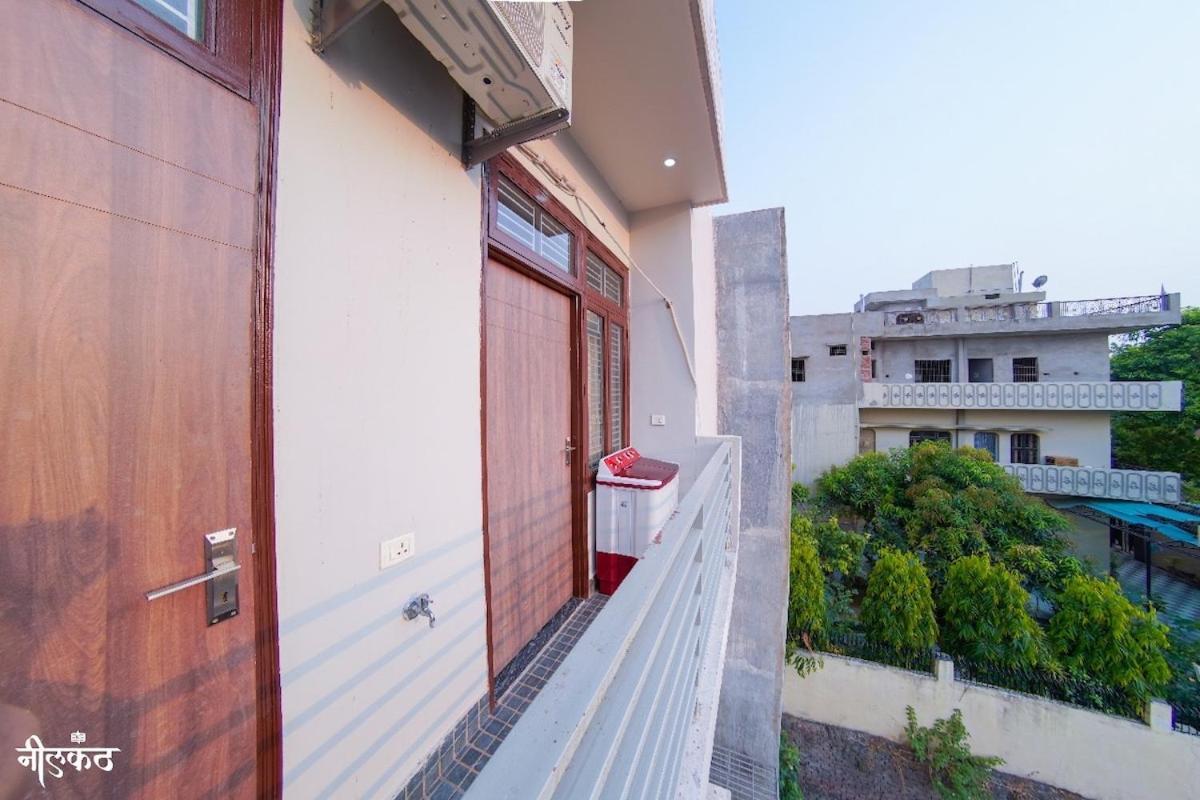 Neelkanth - 2-bhk Flat Near Bhu Apartment *
