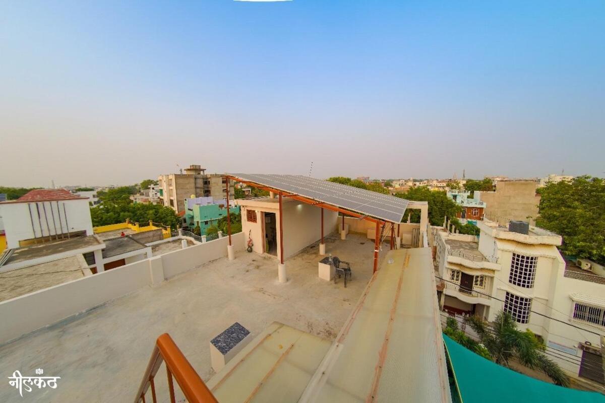 Neelkanth - 2-bhk Flat Near Bhu Apartment *