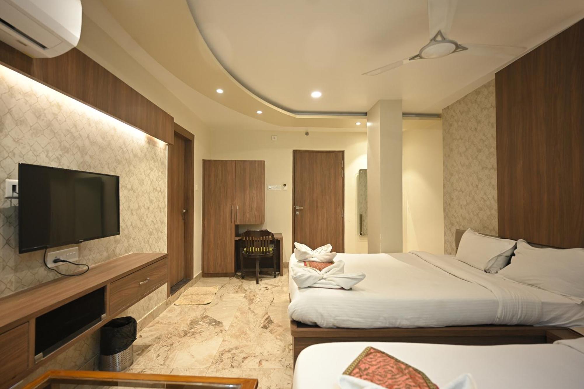 Hotel Saffron Varanasi