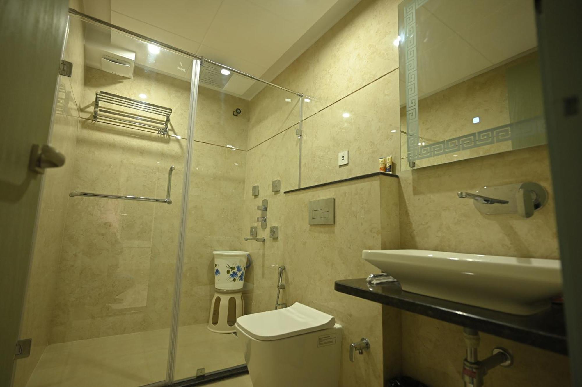 Hotel Saffron 3*