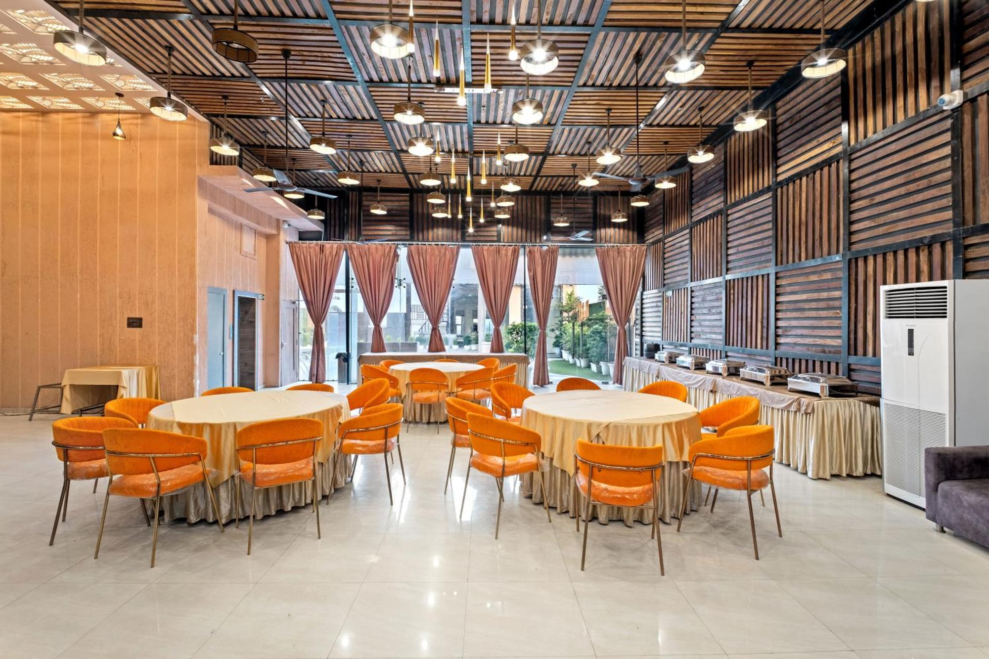 Prime Land Hotel Varanasi