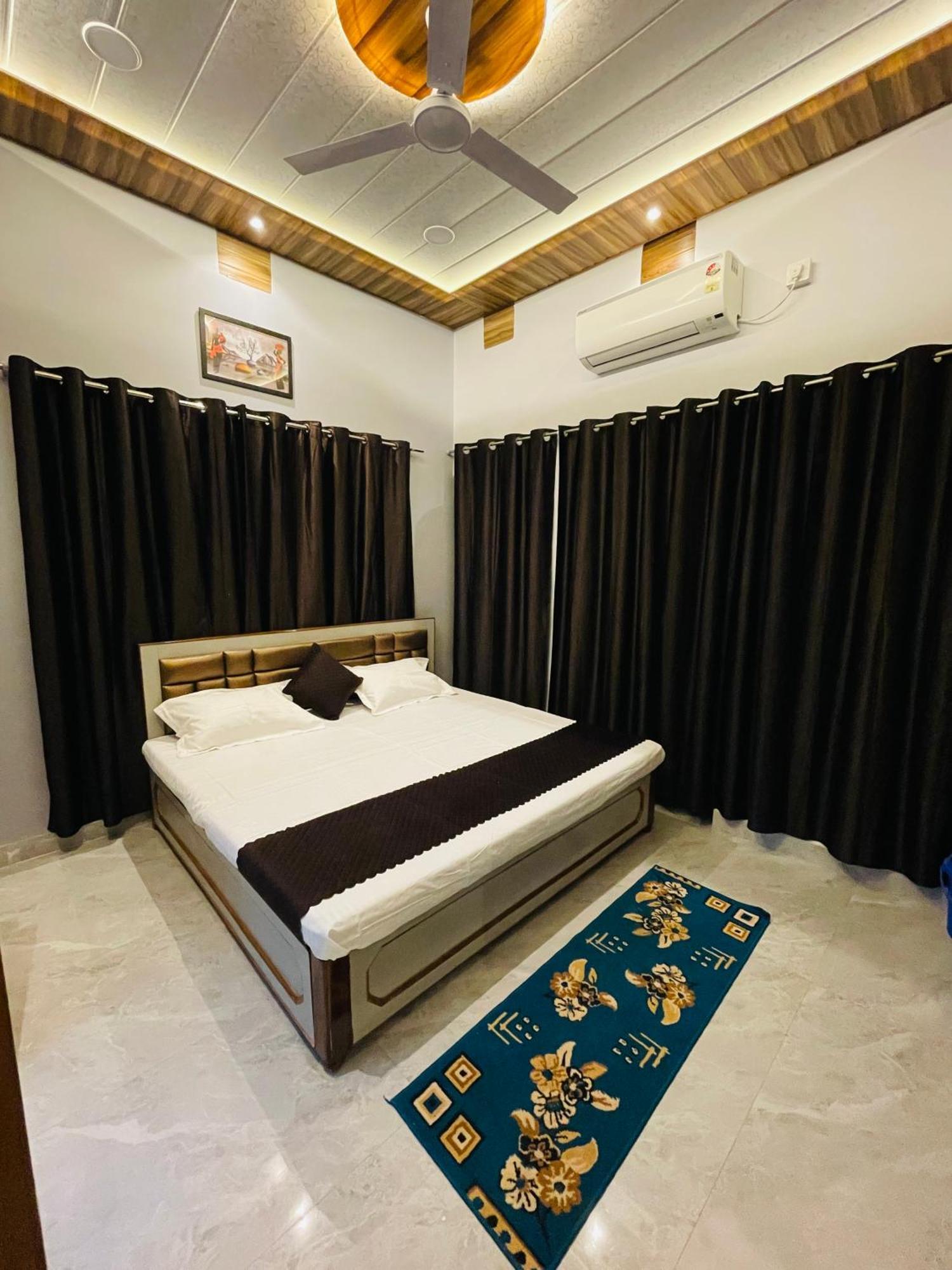 Rudransh Vintage Varanasi