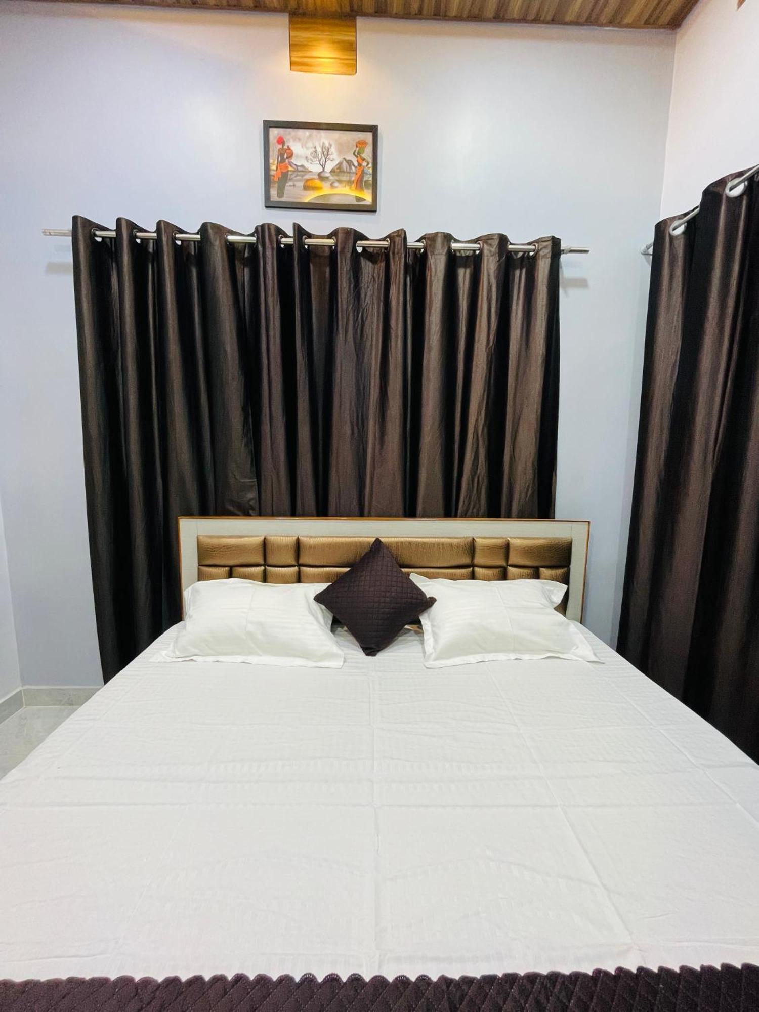 Rudransh Vintage Guest house *
