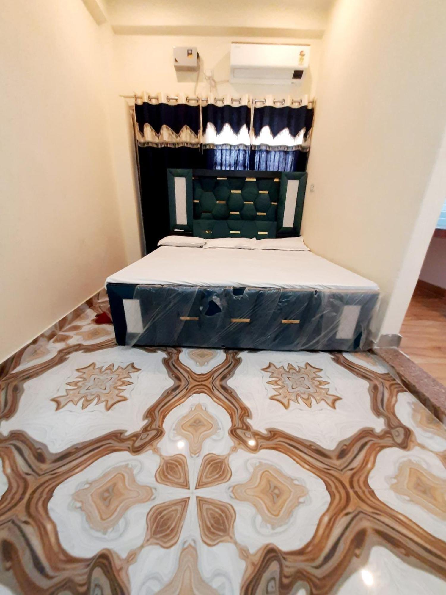 Holiday home 7bhk Flat In Kashi Vishwanath Jyotirling Assi Ghats