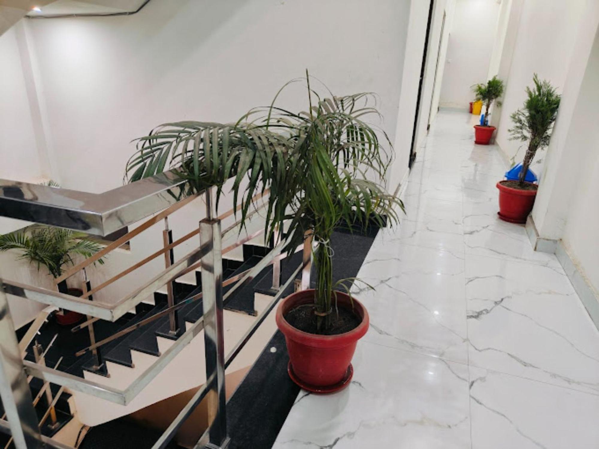 Varanasi Hotel #Mahadev # Inn # -Near Kashi Vishwanath Temple And Ganga Arti Ghat #Fully Air Conditioning #Free Wi-Fi #Parking #Best Hotel In Varanasi #Prime Location - Book Now Varanasi
