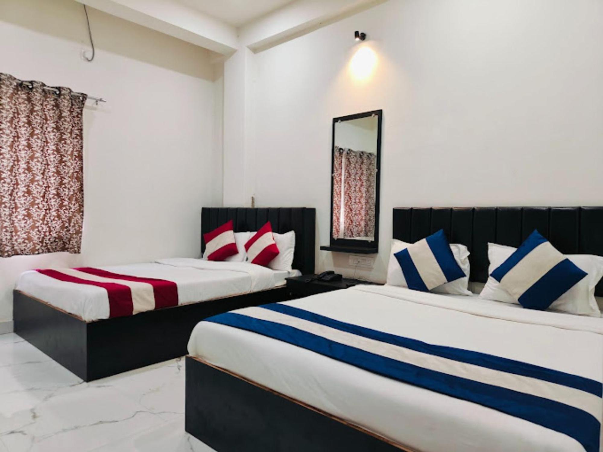 Varanasi Hotel #Mahadev # Inn # -Near Kashi Vishwanath Temple And Ganga Arti Ghat #Fully Air Conditioning #Free Wi-Fi #Parking #Best Hotel In Varanasi #Prime Location - Book Now Hotel