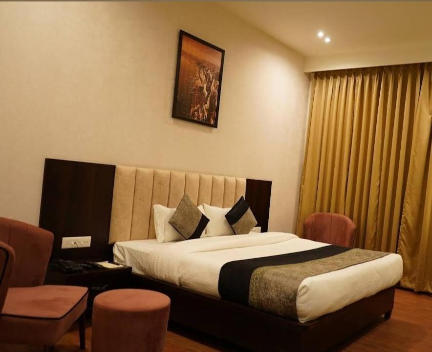 Apartment Royal Rudraksh Palace Paying