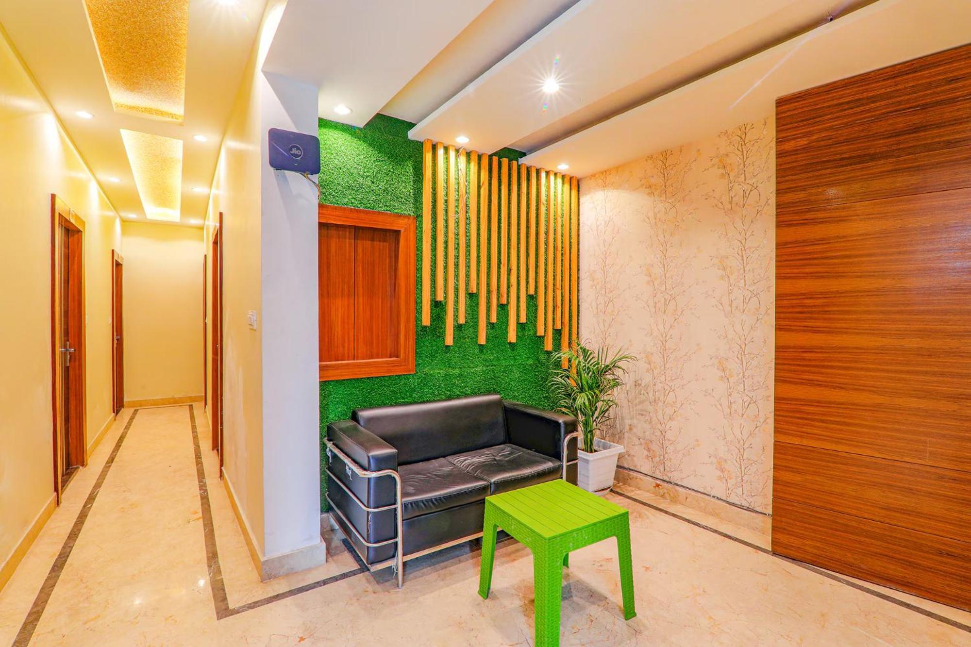 Fabhotel Super 3 Premium Hotel