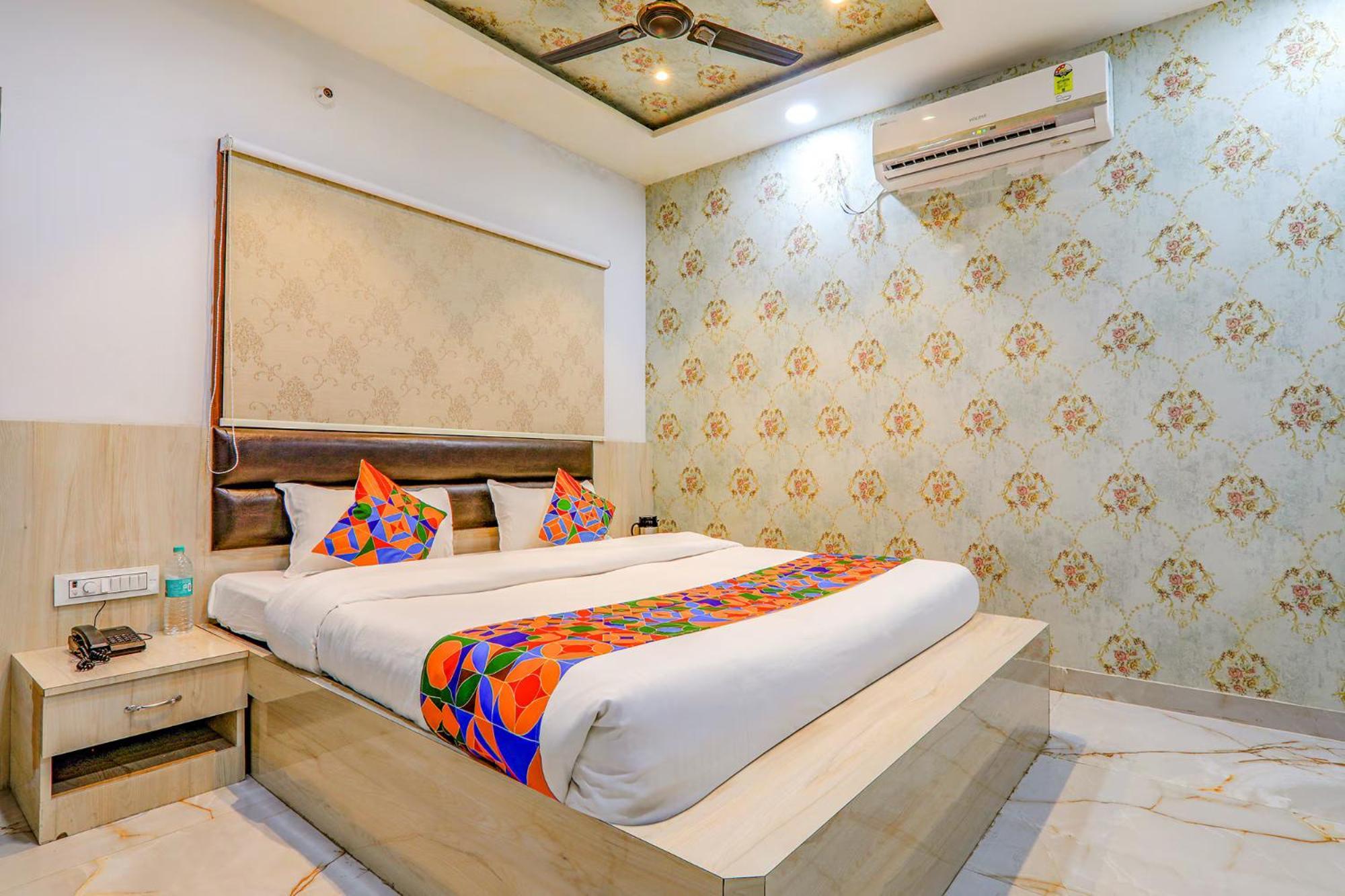 Hotel Fabhotel Super 3 Premium Varanasi