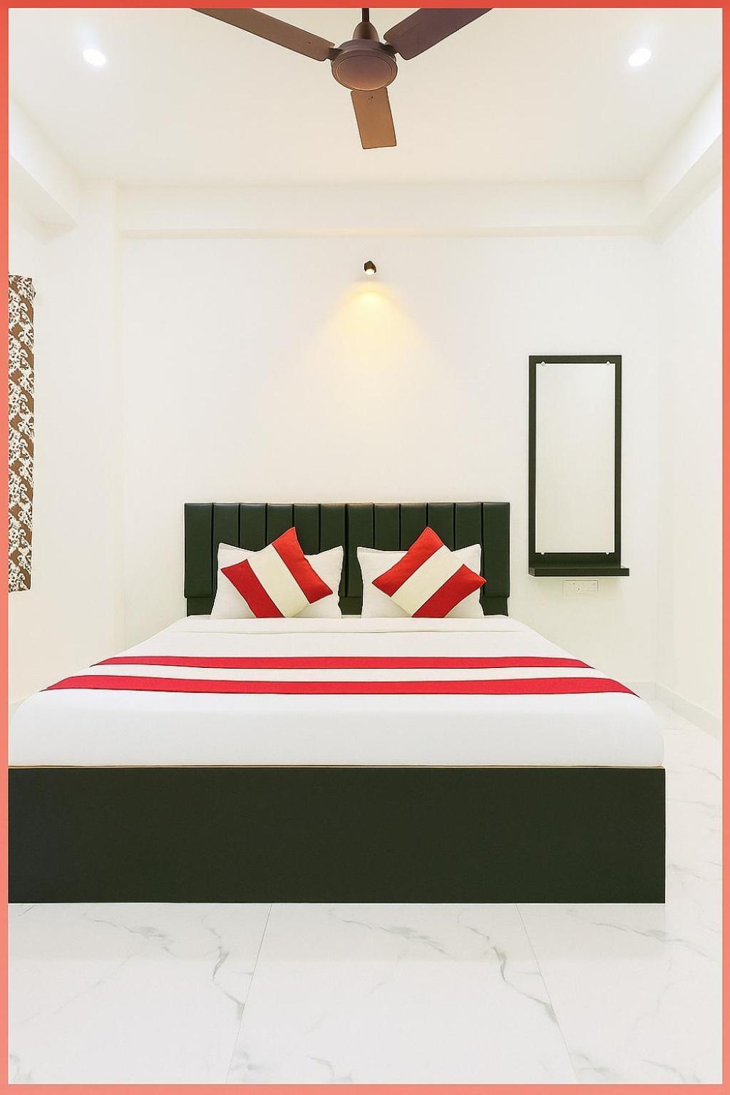 Hotel Varanasi Hotel #Mahadev # Inn # -Near Kashi Vishwanath Temple And Ganga Arti Ghat #Fully Air Conditioning #Free Wi-Fi #Parking #Best Hotel In Varanasi #Prime Location - Book Now Varanasi