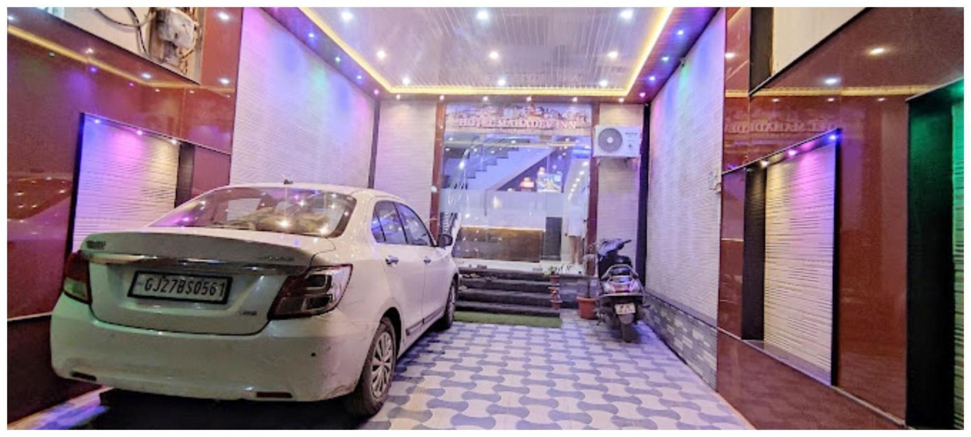 Varanasi Hotel #Mahadev # Inn # -Near Kashi Vishwanath Temple And Ganga Arti Ghat #Fully Air Conditioning #Free Wi-Fi #Parking #Best Hotel In Varanasi #Prime Location - Book Now Varanasi
