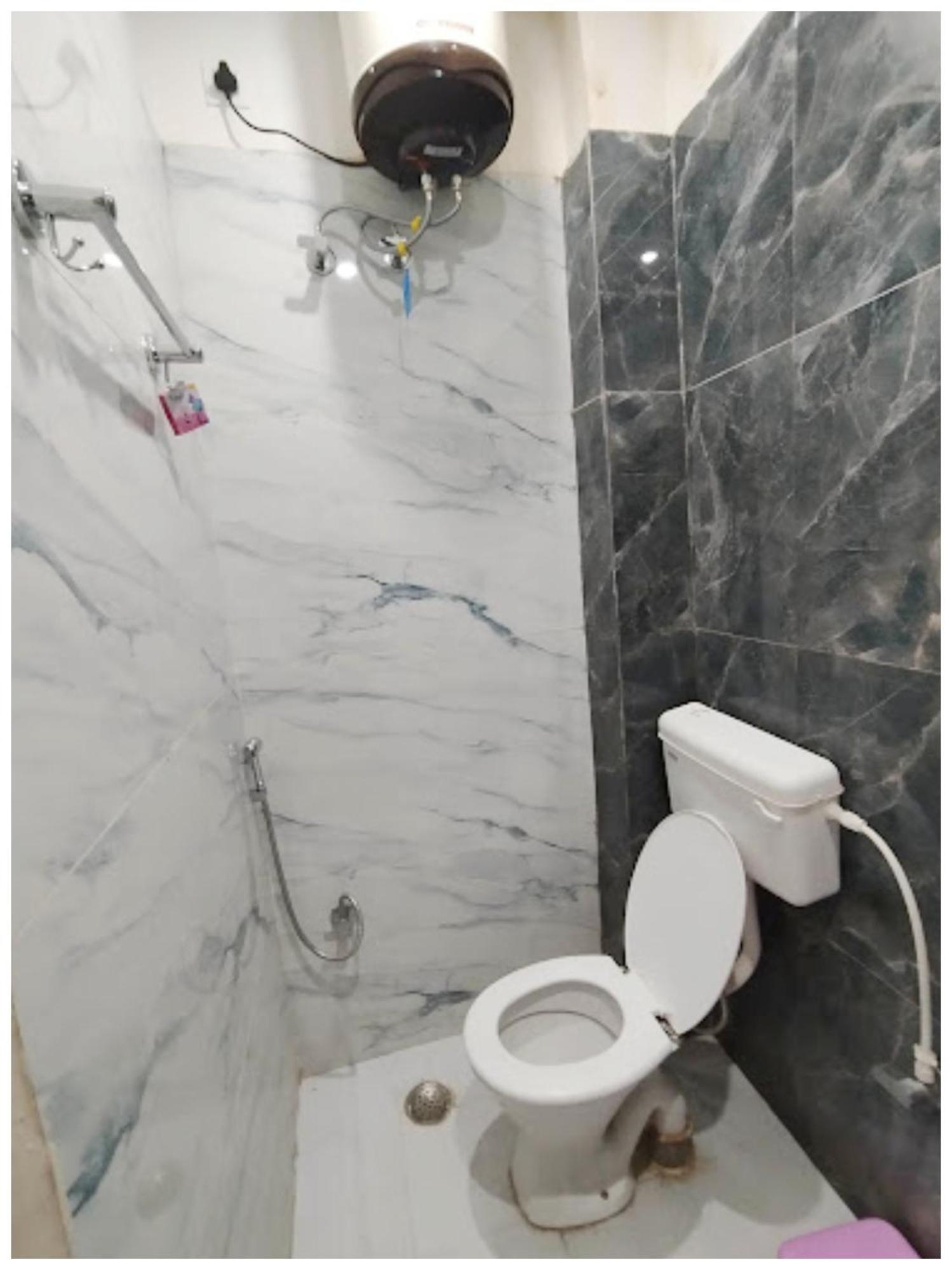 Varanasi Hotel #Mahadev # Inn # -Near Kashi Vishwanath Temple And Ganga Arti Ghat #Fully Air Conditioning #Free Wi-Fi #Parking #Best Hotel In Varanasi #Prime Location - Book Now Varanasi