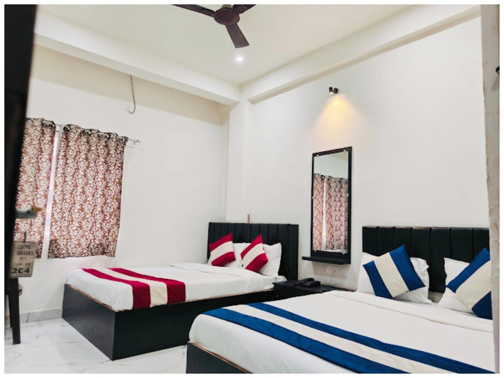 Hotel Varanasi Hotel #Mahadev # Inn # -Near Kashi Vishwanath Temple And Ganga Arti Ghat #Fully Air Conditioning #Free Wi-Fi #Parking #Best Hotel In Varanasi #Prime Location - Book Now 4*