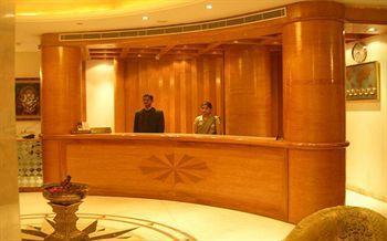 Zeeras Hotel 3*
