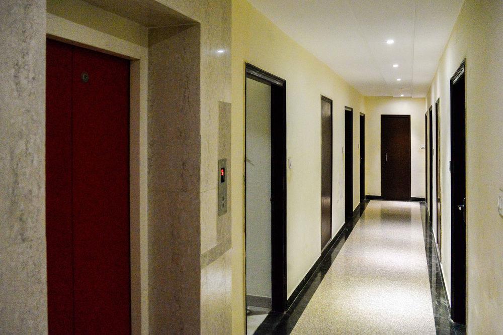 Zo Cantt. Railway Station Hotel 3*