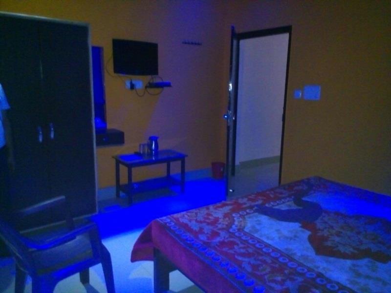Giriraj Hotel