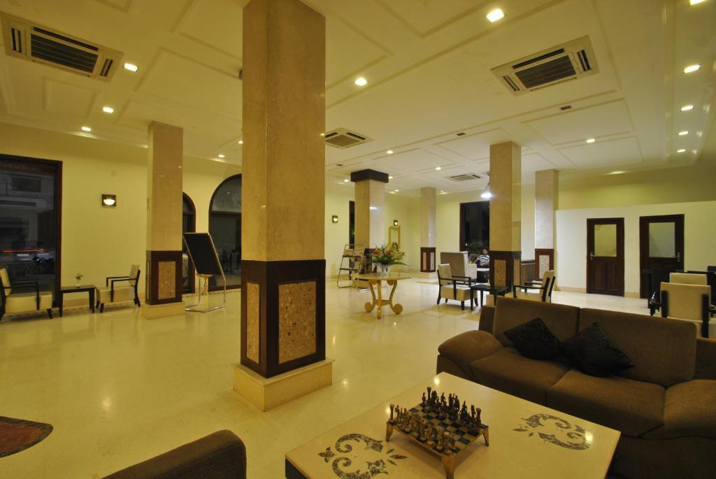 Hotel Siddharth 2*