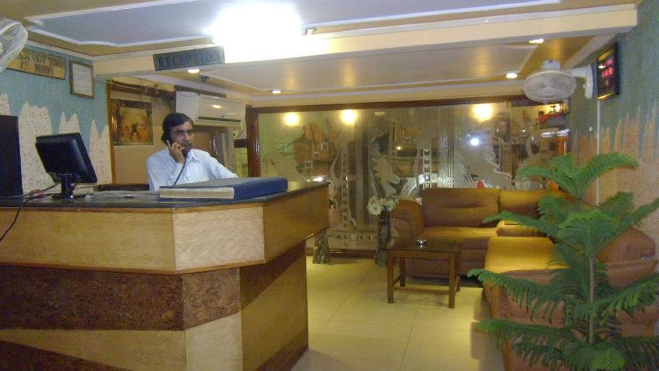 Lara India * Varanasi