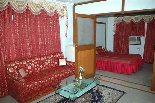 Surabhi International Hotel Varanasi