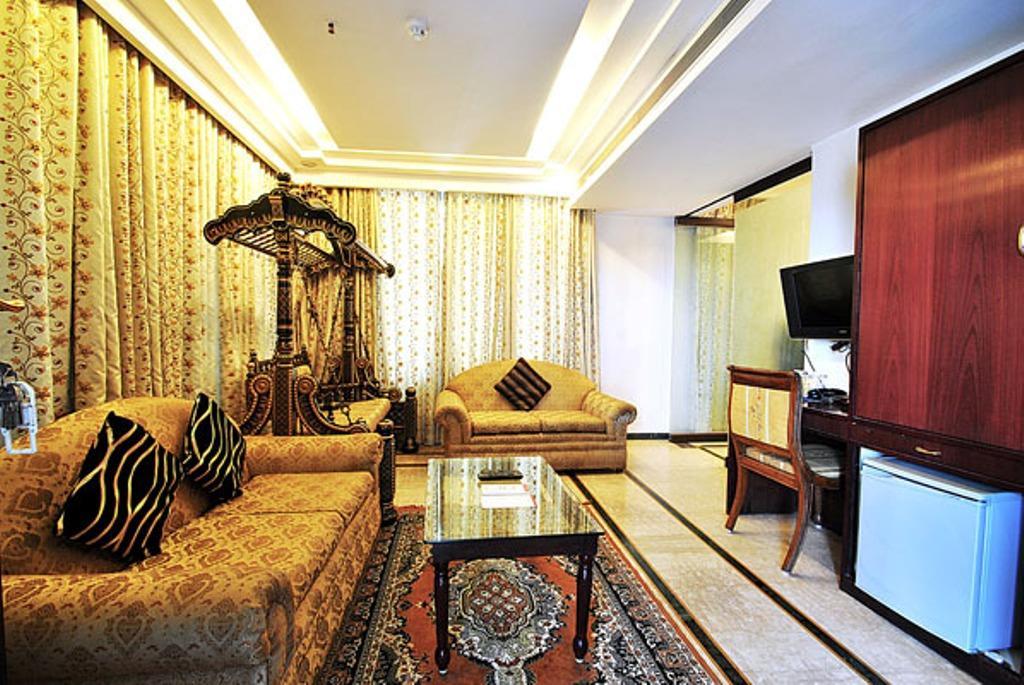 Zeeras Hotel Varanasi