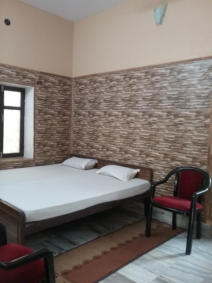 Teerth Guest house 3*