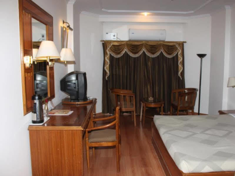 Vaibhav 3* Varanasi