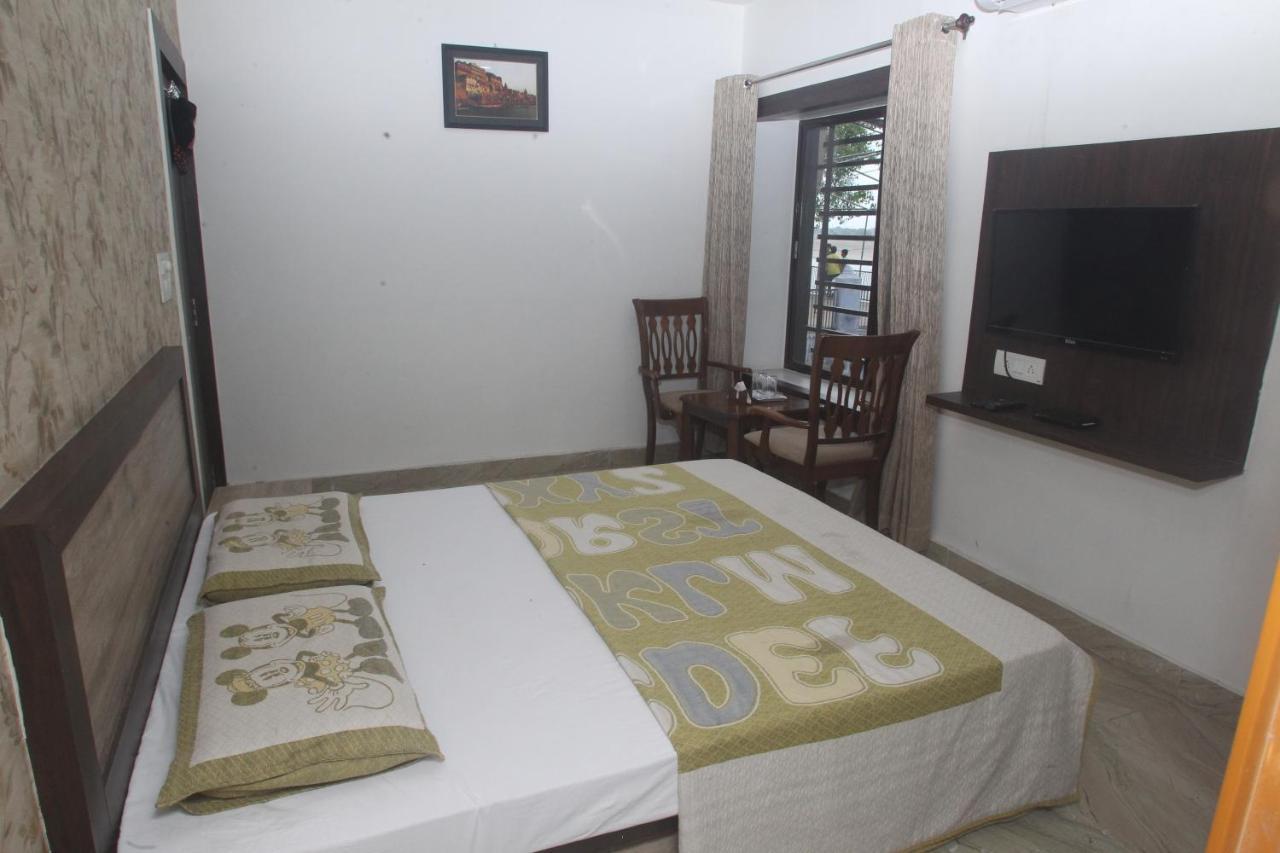 Alakhnanda Guest house *
