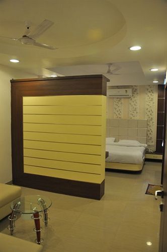 Hotel Nirvana Varanasi