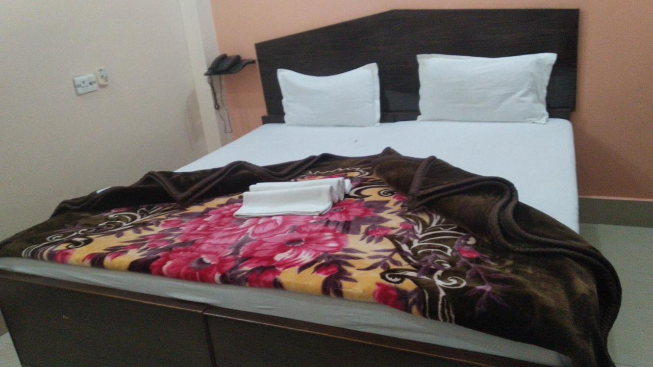 Hotel Giriraj 3*