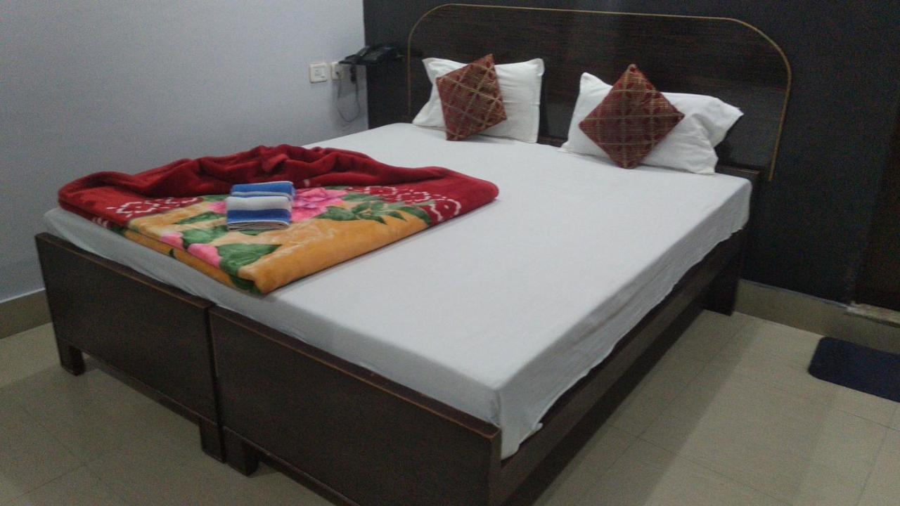 Giriraj 3* Varanasi