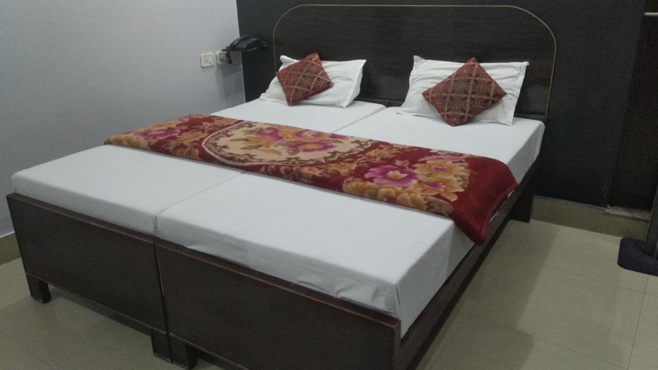 Giriraj 3*