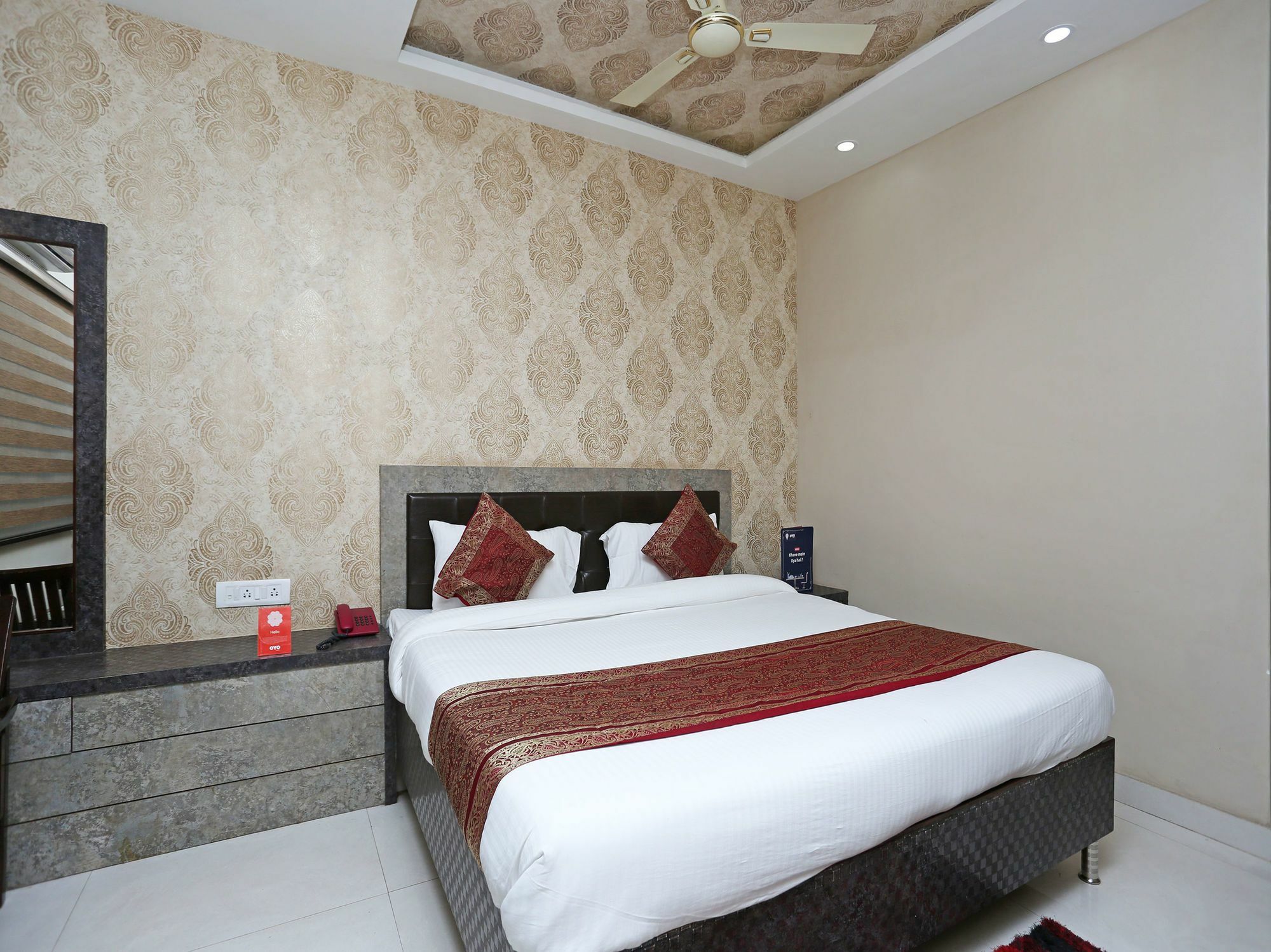 Hotel Oyo 10338 Aadesh Palace