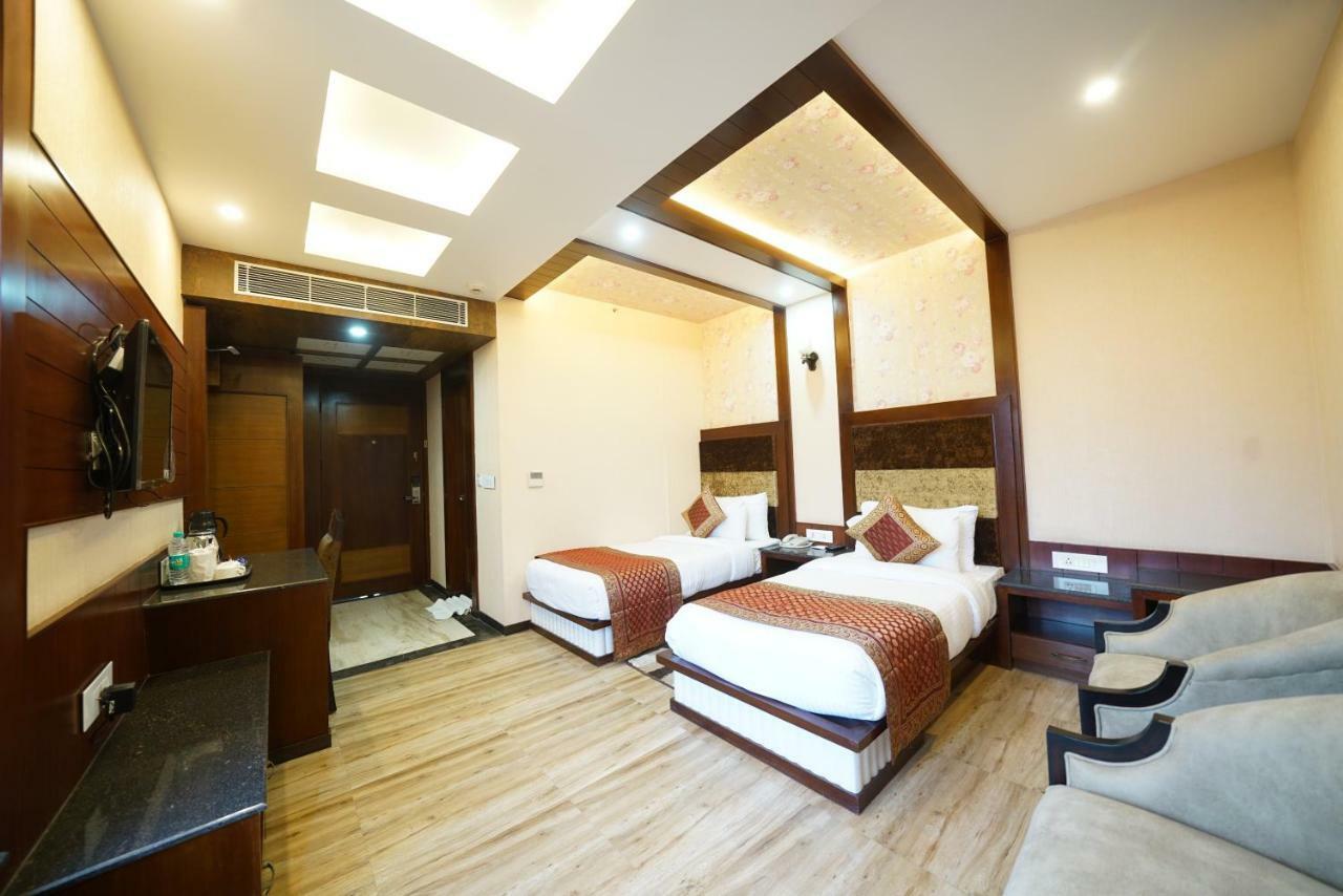 Square Hotel,varanasi 3*