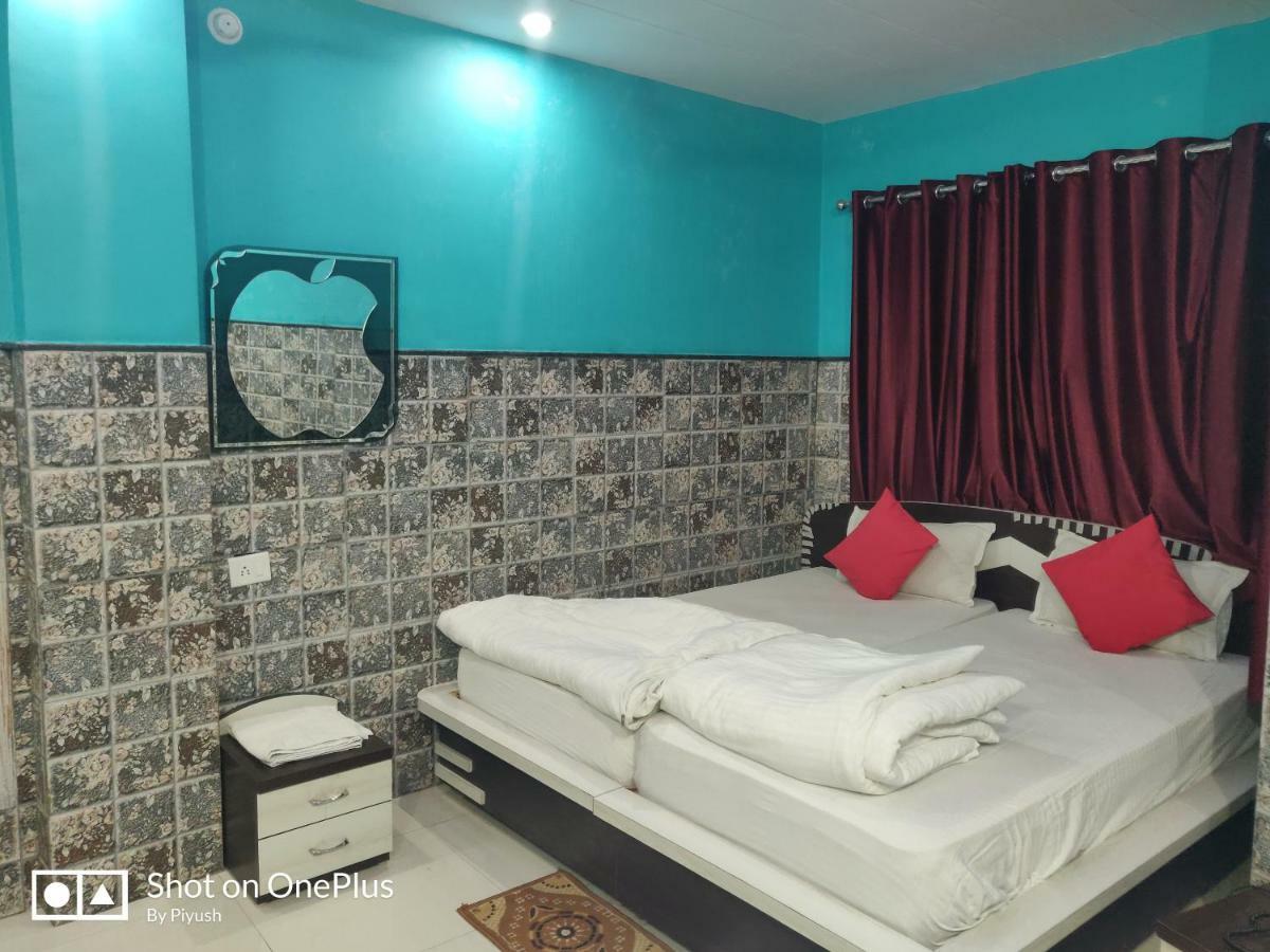 Hotel Bachchan Palace 3*