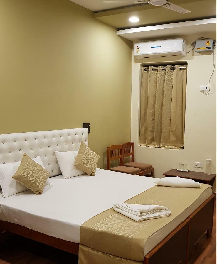 Gokul Guest house Varanasi