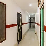 Spot On 44295 Sarnath Tourist Guest House