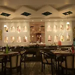 Hotel Magic Leaf