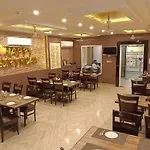 Hotel Janki Inn - Hotel In Sigra