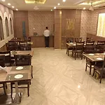 Hotel Janki Inn - Hotel In Sigra