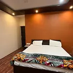 Goroomgo Banaras Residency Varanasi