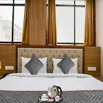 Nivedita Hotel