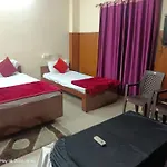 Goroomgo Varanasi Paradise Varanasi - Parking & Restaurant Available - Perfect Location And Comfortable Room