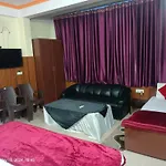 Goroomgo Varanasi Paradise Varanasi - Parking & Restaurant Available - Perfect Location And Comfortable Room