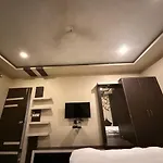 Raj Kamal Hotel Near Railway Junction Varanasi