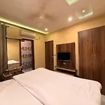 Raj Kamal Hotel Near Railway Junction Varanasi