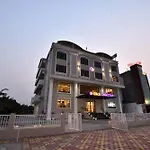 Click Collection Grand Gateway Varanasi