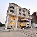 Click Collection Grand Gateway Varanasi