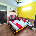 Varanasi Paradise Varanasi Near Beniya Park- Parking & Restaurant Available - Perfect Location And Comfortable Room