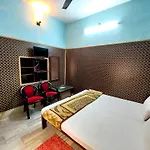 M R Teerth Guest House Varanasi - Shri Kashi Vishwanath Temple - Perfect Location With Comfortable Room