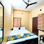 M R Teerth Guest House Varanasi - Shri Kashi Vishwanath Temple - Perfect Location With Comfortable Room